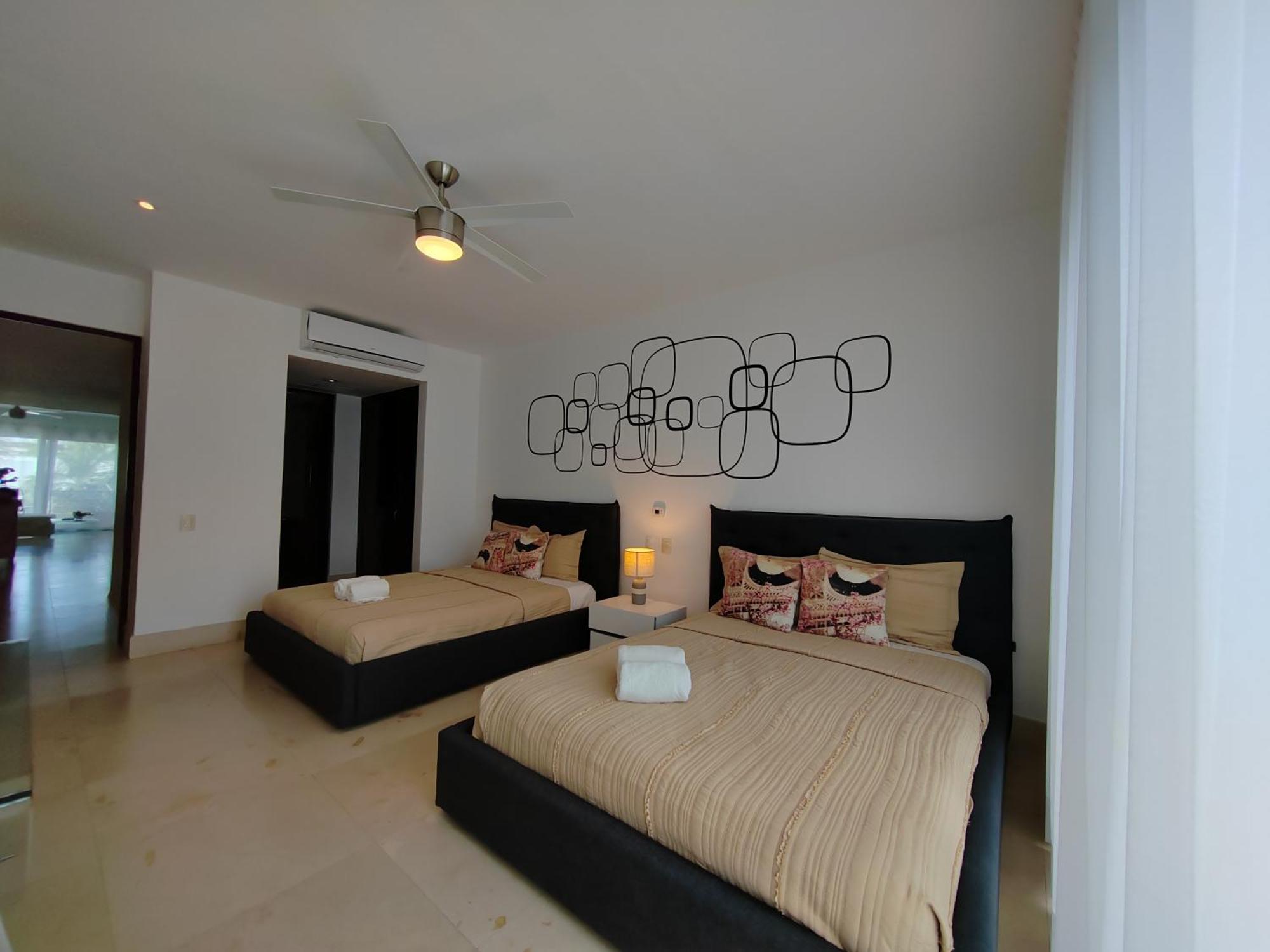 Luxurious & Central Condo In Playa Steps From The Beach Playa del Carmen Exterior foto