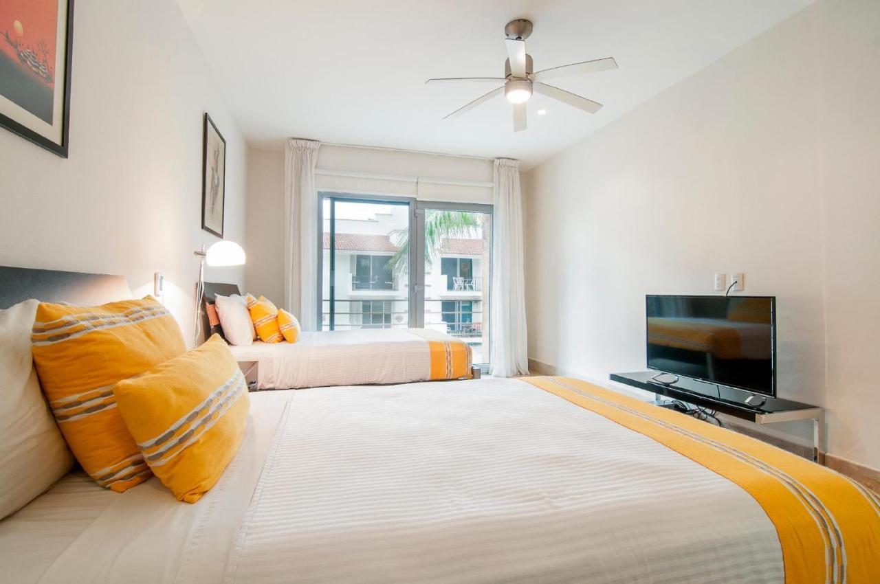 Luxurious & Central Condo In Playa Steps From The Beach Playa del Carmen Exterior foto